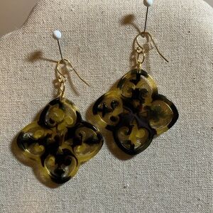 NWOT tortoise earrings​